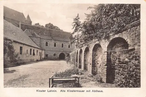 Deutschland Kloster Lehnin Alte Klostermauer mit Kloster Abthaus Vintage Postkarte