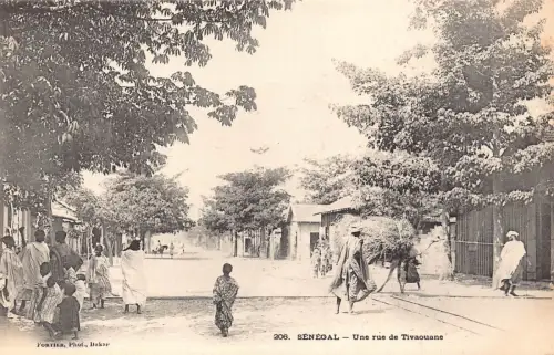 Senegal Un Rue de Tivaouane Straße Kinder traditionelle Kleidung Postkarte