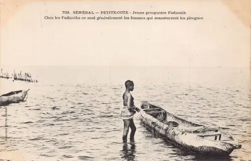 Senegal Petite-Cote junges Mädchen Kanufahrer Fadiouth Kanu Boot Vintage Postkarte