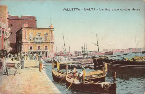 Malta Valletta Grand Harbour Landing Place Pier Boats Vintage Postkarte