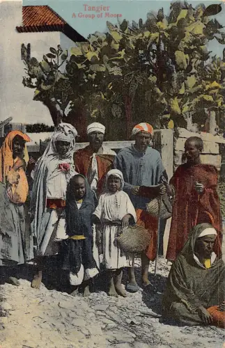 Marokko Tanger Eine Gruppe Mauren Menschen Kinder traditionelle Kleidung Postkarte