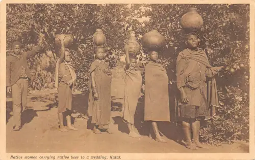 Südafrika Natal Native Women tragen Bier zu einer Hochzeitspostkarte