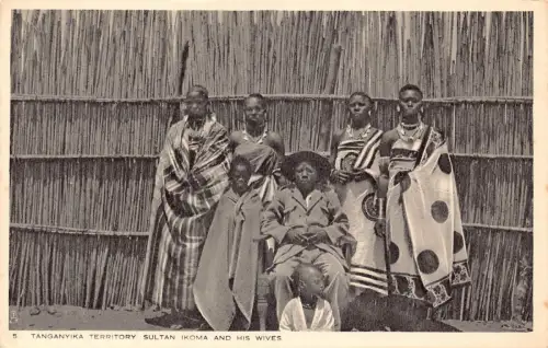 Tansania Tanganjika Sultan Ikoma und seine Frauen Ureinwohner ethnische Postkarte