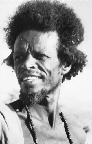 Äthiopien Porträt Ureinwohner Mann schaut weg traditionelle Frisur ethnische Postkarte