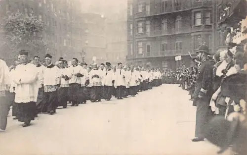 England Carlisle Große Prozessionsgruppe des Klerus religiöse Postkarte