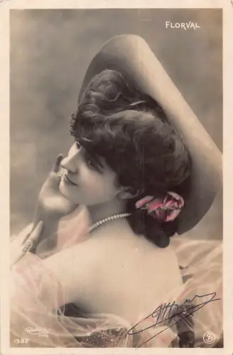 Kabarett Schauspielerin Künstler Florval Rose posiert mit signierter Autogrammkarte 1908