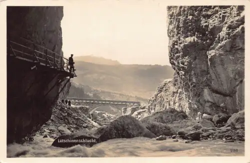 Schweiz Luetschinenschlucht Brücke Klippen Bergsteiger Vintage Postkarte