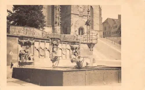 L324 Deutschland Schmaeb Hall Marktbrunnen Brunnen Vintage Postkarte
