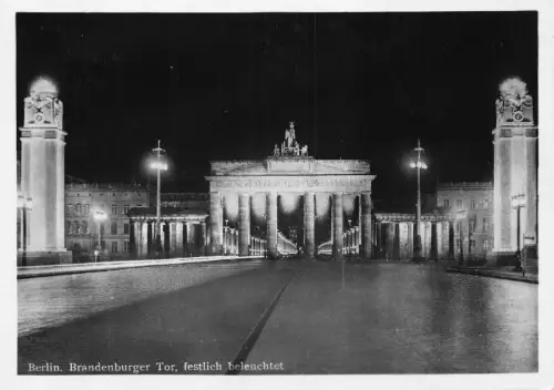 A081 Deutschland Berlin Brandenburger Tor Nacht Festlich Beleuchtet RPPC Postkarte