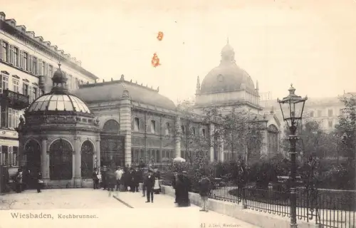 L009 Deutschland Wiesbaden Kochbrunnen, Thermalbad Vintage Postkarte