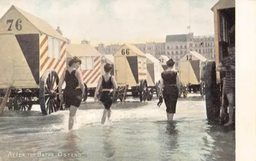 C047 Belgien Ostende After the Bathe Vintage Postkarte