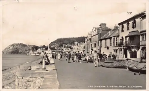 England 1951 Sidmouth Parade Looking West Boats Vintage Postkarte