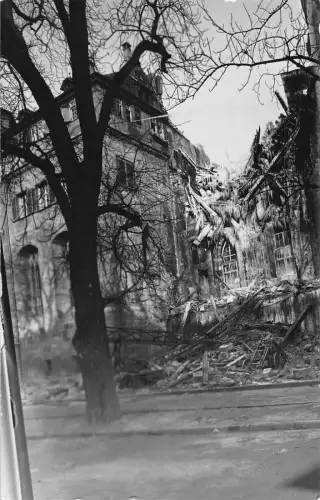 L182 Deutschland Hauskatastrophe abgerissen, unbekannte Echtfoto Postkarte