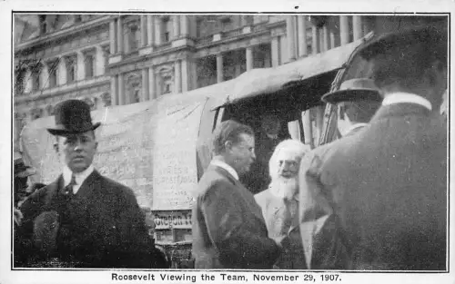 B040 Politiker Präsident Roosevelt Besichtigung des Teams Vintage Postkarte