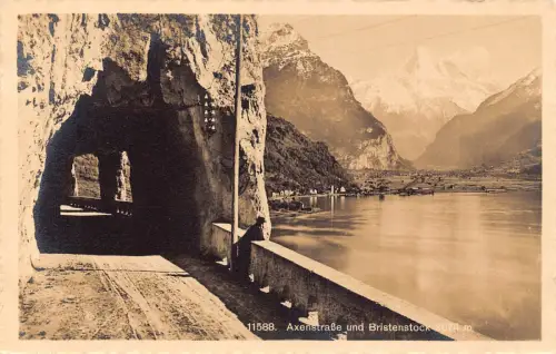 Schweiz Axenstrasse und Bristenstock Tunnel See Vintage Postkarte