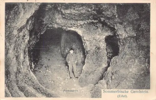A105 Deutschland 1905 Sommerfrische Gerolstein Eifel Mann mit Stock in Höhle Postkarte