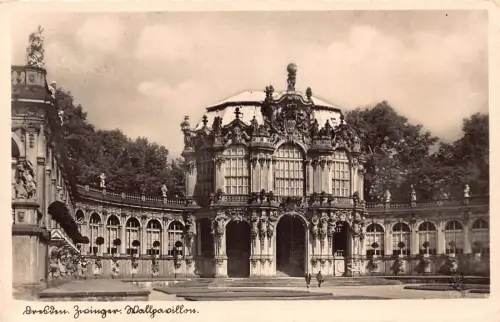 L016 Deutschland 1940 Dresden Zwinger RPPC Vintage Postkarte
