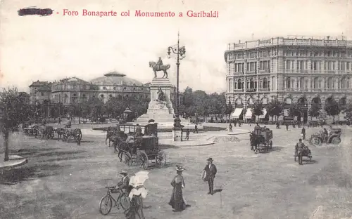 C080 Italien Milano Foro Bonaparte col Monumento a Garibaldi Vintage Postkarte