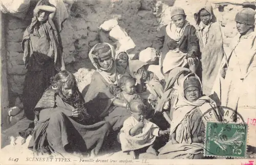 Algerien 1910 Szenen & Typen Familie vor ihrer Heimat ethnische alte Postkarte