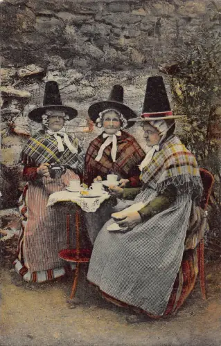 A981 Walisische ältere Frauen in traditionellen Kostümen beim Afternoon Tea 1912 Postkarte
