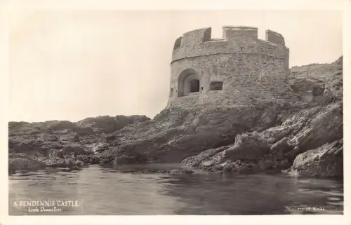 A952 England Pendennis Castle Little Dennis Fort Vintage Postkarte
