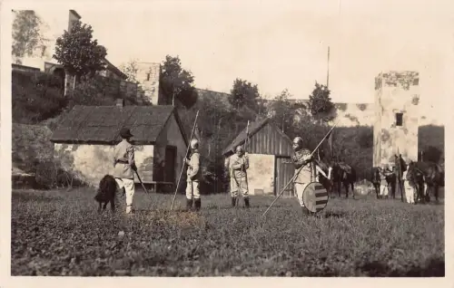 A978 Deutschland Saechsischer Reiter vor Staufenburg Soldaten RPPC Vintage Postkarte