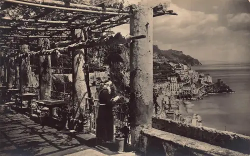 A961 Italien Amalfi Panorama dai Cappuccini Mönch RPPC Vintage Postkarte
