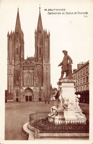 C076 France Coutances Cathedrale et Statue de Torville 1939 Vintage Postkarte