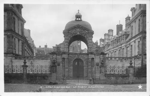 C068 Frankreich Fontainebleau La porte Dauphine Vintage Postkarte