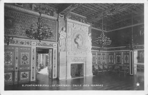 C068 Frankreich Fontainebleau Le Chateau Salle des Gardes Vintage Postkarte