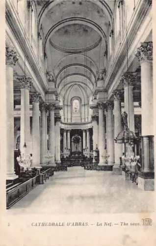 C075 Frankreich Kathedarle d'Arras La Nef Vintage Postkarte