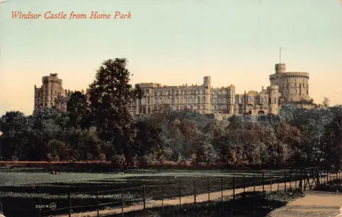 A953 England Windsor Castle from Home Park Vintage Postkarte