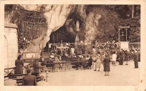 C060 Frankreich Lourdes La Grotte Miraculeuse 1951 Vintage Postkarte