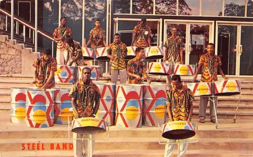 A977 Trinidad Steel Band Native Men Playing Drums Ethno Postkarte