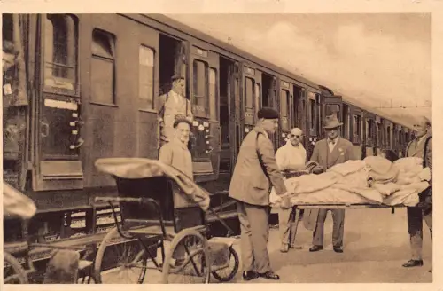 Frankreich Bahnhof Lourdes Volkstransport Kranker Mann Rollstuhl Postkarte B751