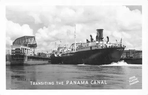 Panama Dampfschiff durchquert den Panamakanal RPPC Vintage Postkarte
