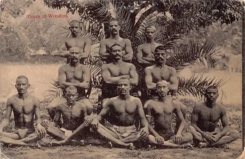 L523 Indianergruppe Ringer Vintage Postkarte