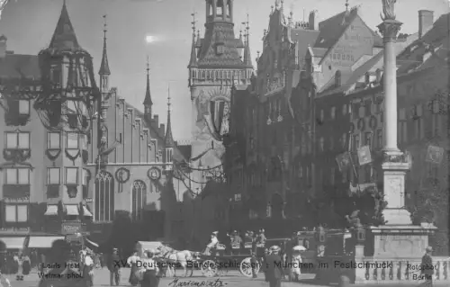 L021 Deutschland 1913 München im Festschmuck Kutsche Statue Vintage Postkarte