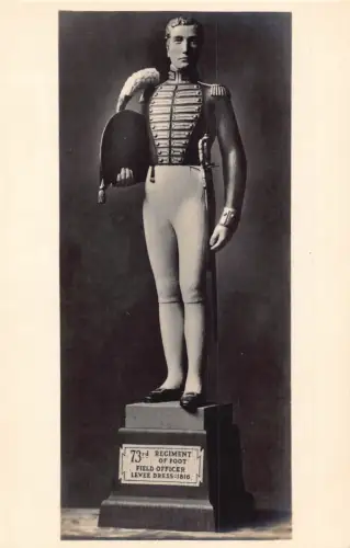 Edinburgh Castle Museum Statue Uniform Typ 73rd Reg of Foot Offizier Postkarte