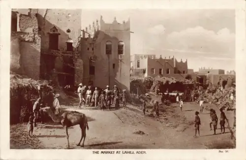 A613 Jemen Aden Markt bei Lahej Kamelen Ureinwohner RPPC Postkarte