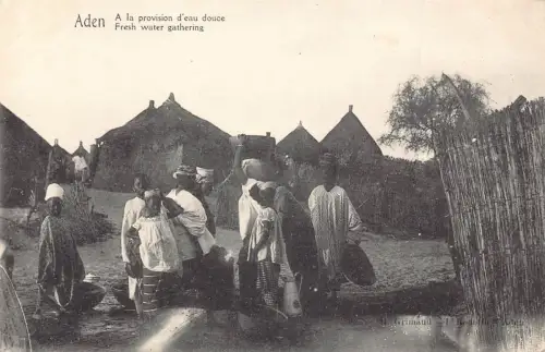 A613 Jemen Aden Süßwasser sammeln Einheimische Frau Volkstyp Postkarte