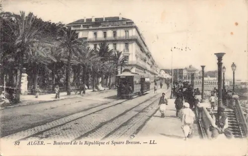 A614 Algerien Algier Alger Bd Republique et Square Bresson Straßenbahn Postkarte