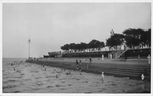 A644 Argentinien Buenos Aires Costanera Sur Menschen Baden RPPC Vintage Postkarte