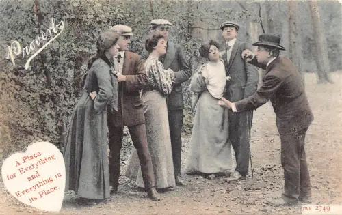 A680 Sprüche Ein Platz für alles und alles an seinem Platz Paar Postkarte