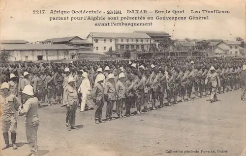 B443 Senegal 1905 Dakar Kai Die Tivailleurs Soldaten präsentierten General Postkarte