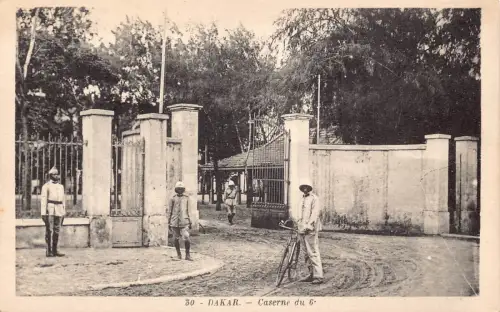 B443 Senegal Dakar Caserne du 6 Barrack Native Guard Fahrrad Postkarte