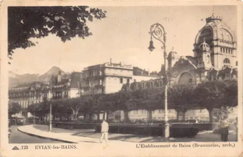 A818 Frankreich 1945 Evian les Bains L'Etablissement de Bains Bäder Postkarte