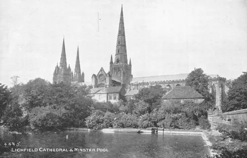 L246 England Lichfield Cathedral Minster Pool Vintage Postkarte