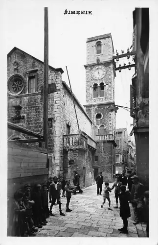 Kroatien Sibenik Uhrturm Kinder RPPC Vintage Postkarte B870