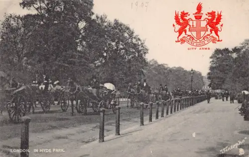 A199 England im Hyde Park London Kutschen Pferde Vintage Postkarte